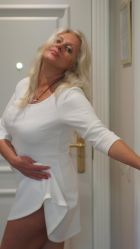 Евгения, 40 лет — эротический массаж пениса