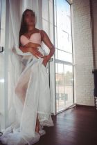 Полина , 8 938 454-01-40